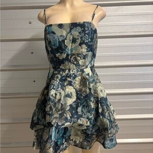 Chic Floral Mini Dress in Blue and Cream